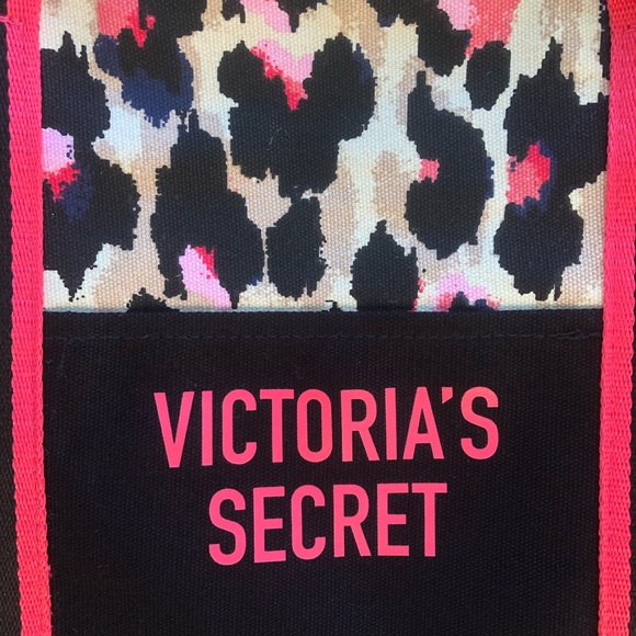 NWOT Victoria’s Secret large oversized, Cheetah print tote bag. - Picture 3 of 12